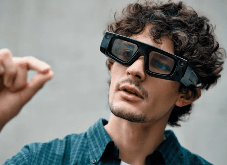 Snapchat Rilis Kacamata AR Pertamanya 'Specs', Harganya Tembus Rp39 Juta