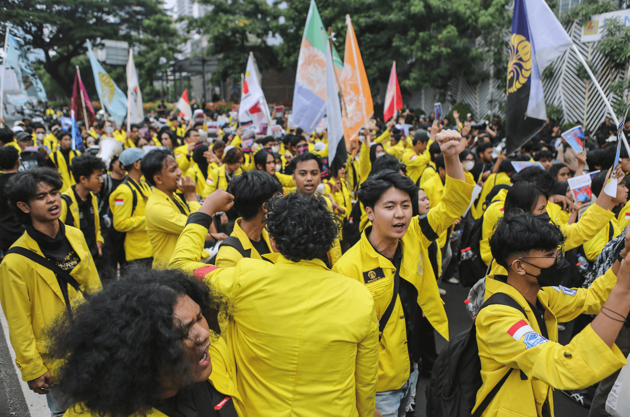 Demo BEM UI Tertahan Sebelum Bundaran HI: 8 Tuntutan, 21 Penangkapan, dan Janji Turun Lagi