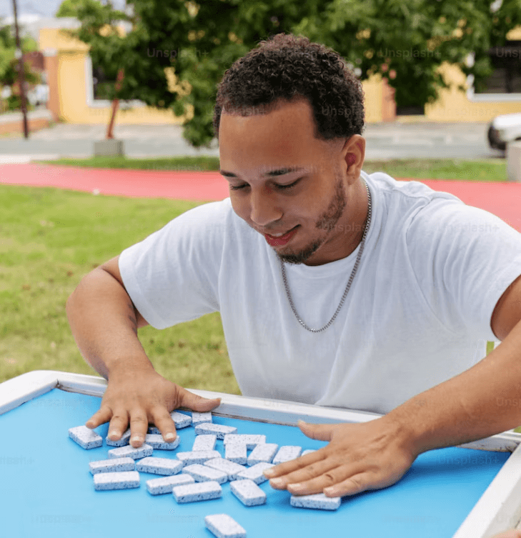 Hobi Analog Naik Daun: Dari Mahjong sampai Padel, Kenapa Gen Z Kabur dari Layar (1)
