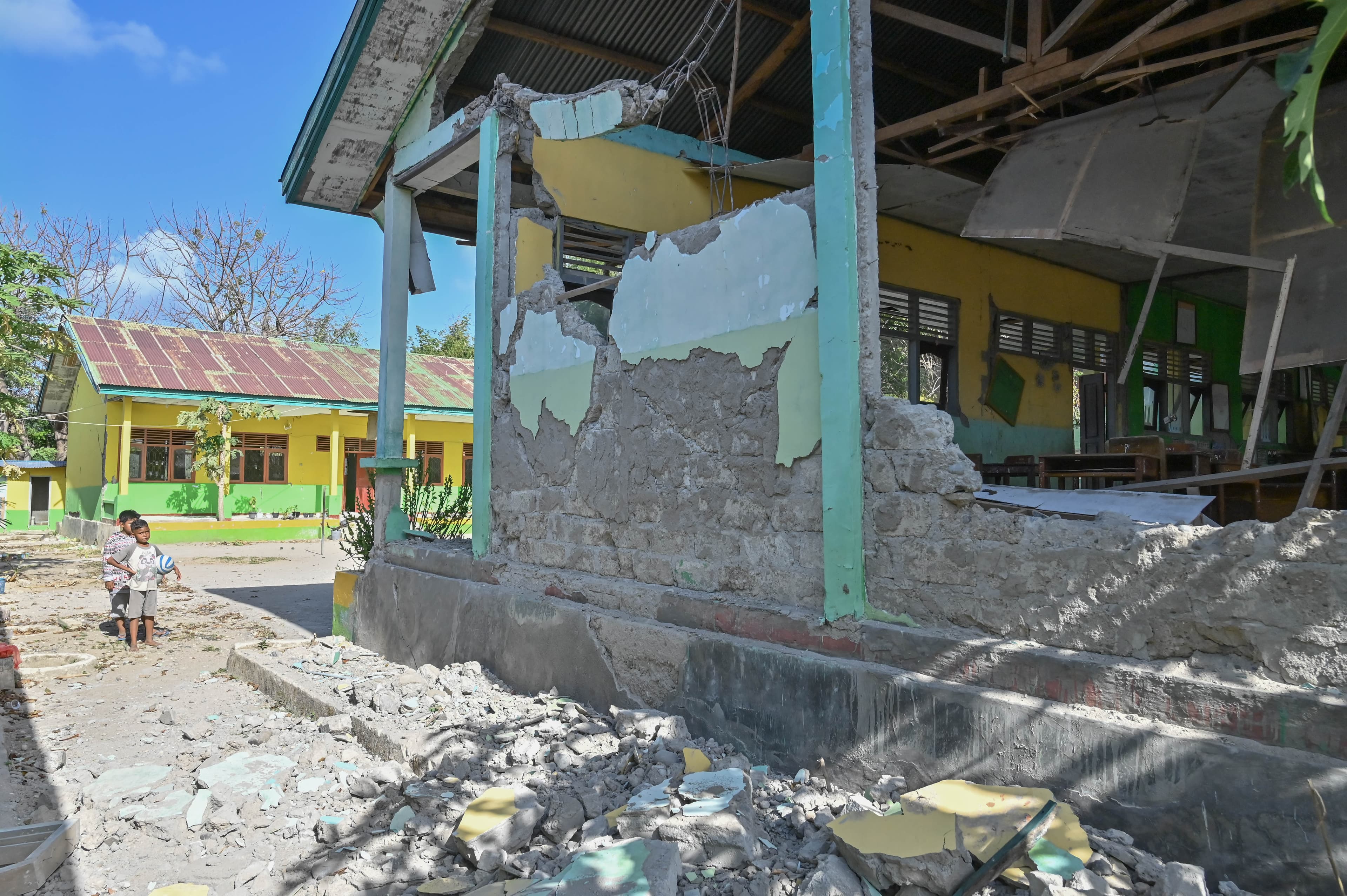 Rentetan Bencana Indonesia: Gempa NTT, Kabut Asap Kalimantan, dan Cara Bantu Korbannya (2)
