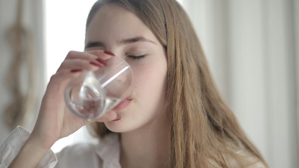Manfaat Minum Air Putih